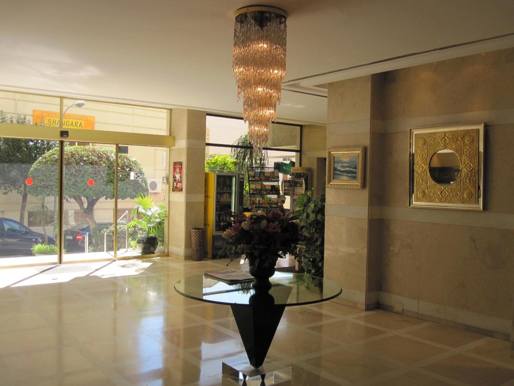 Ona Marbella Inn Exterior photo