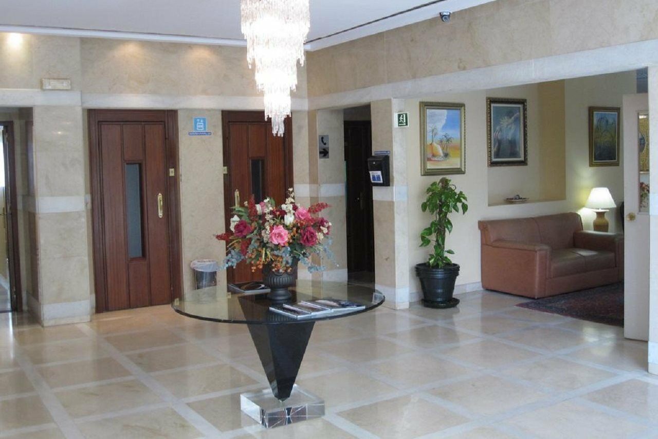 Ona Marbella Inn Exterior photo